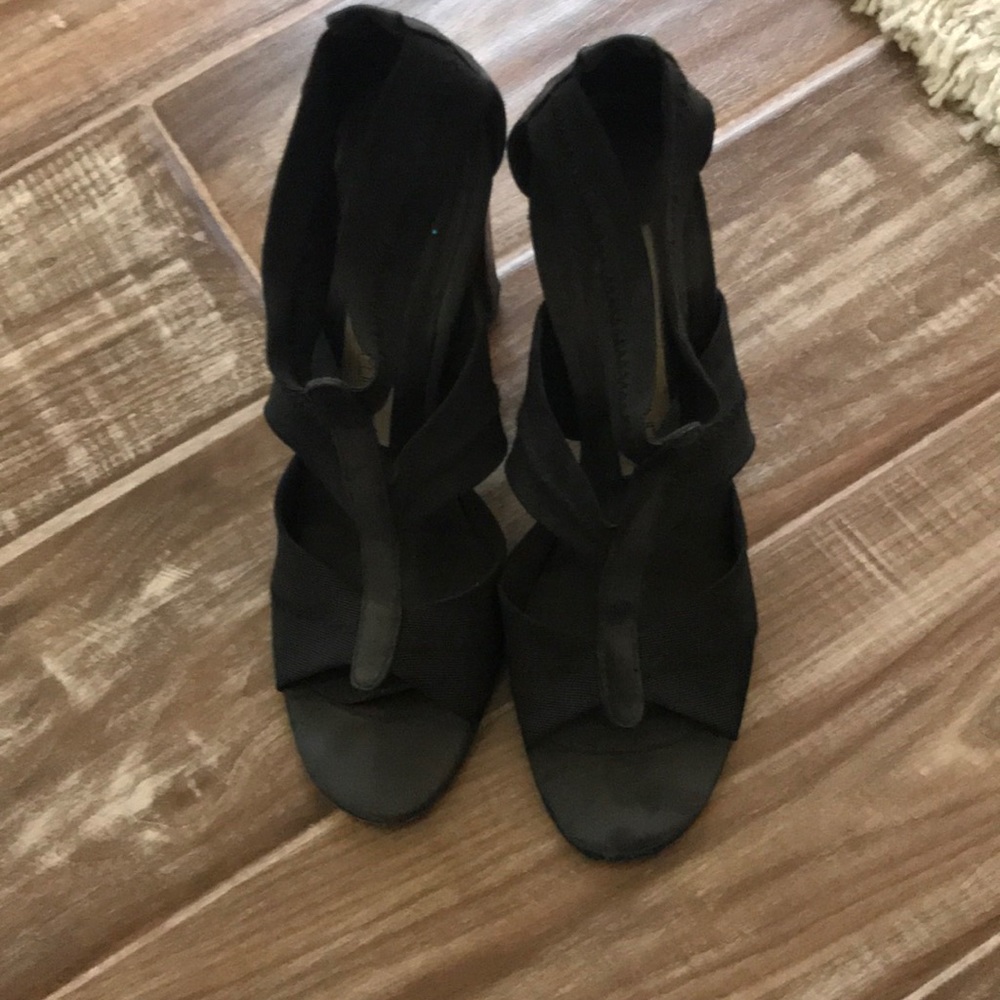 Black donald pliner heels